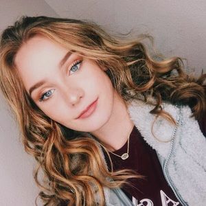 Meet your Posher, Isabel